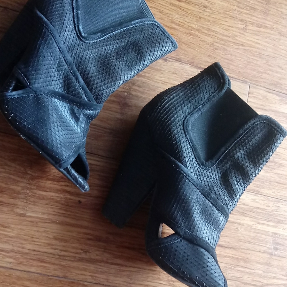 Steve Madden peep toe booties